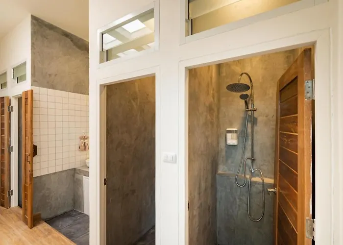 Ratchada - Rotfai Hostel *