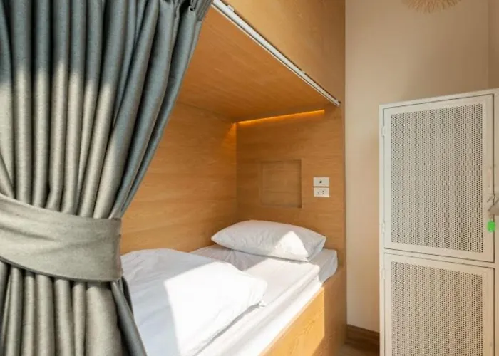 Ratchada - Rotfai Hostel