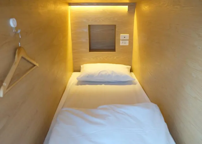 Ratchada - Rotfai Hostel