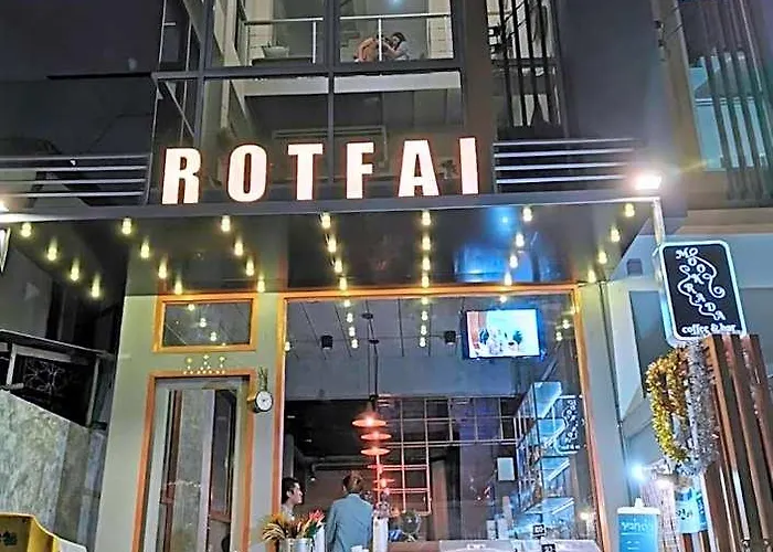 Ratchada - Rotfai Hostel *